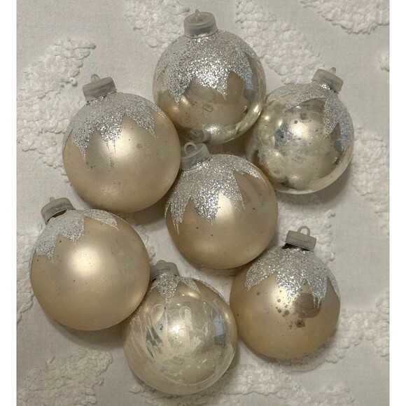 7 Vintage Shiny Brite Snow Cap Glass Christmas Ornaments Plastic Cap USA Mixed - Picture 7 of 14